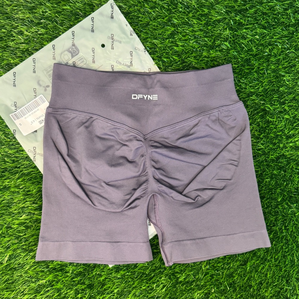 Dfyne impact shorts 4.5" truffle small